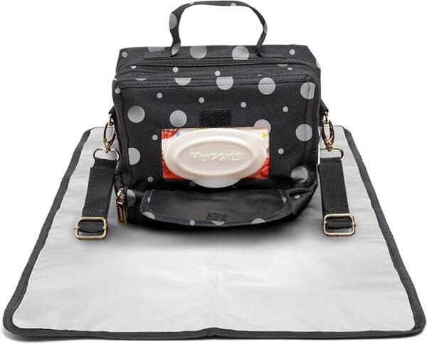 Bolsa de pañales pequeña con cambiador portátil y correas.